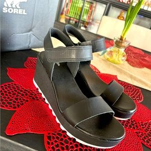 Sorel Cameron Wedge Sandal.  Black.  9.5. Never Worn.